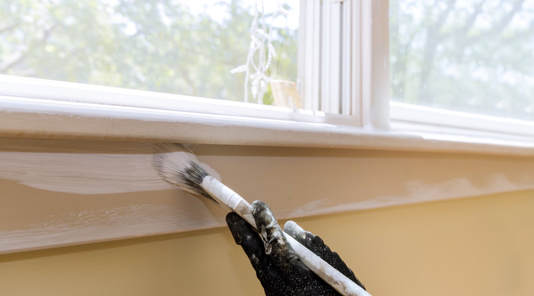 How to Paint Interior Trim and moulding: Clean Lines and Perfect Edges - PaintOutlet.co.uk