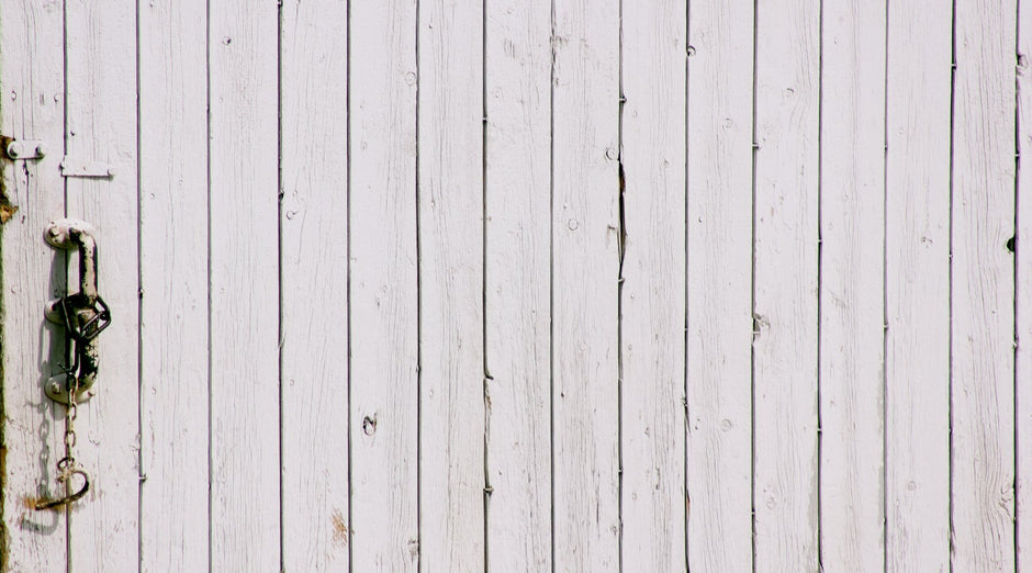 How to Paint a Barn: Long-Lasting Protection for Wooden and Metal Barn Surfaces - PaintOutlet.co.uk