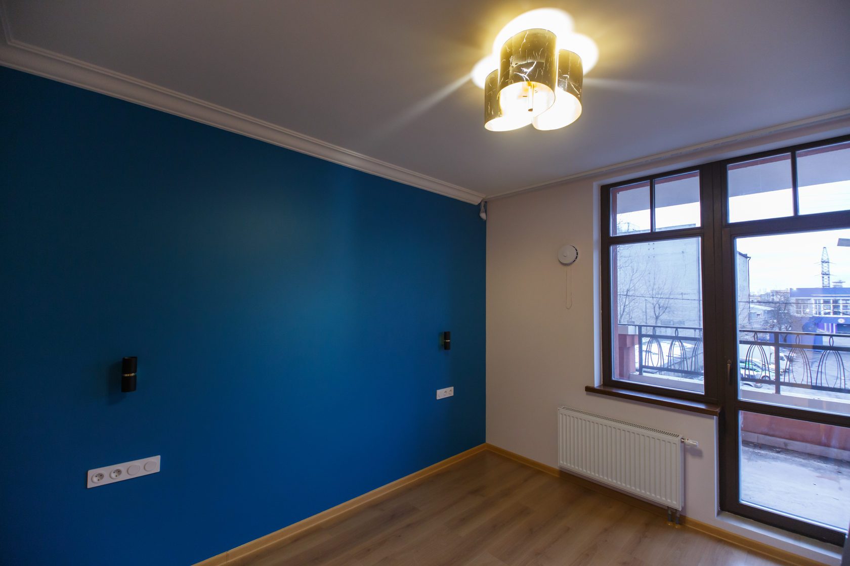 How to paint and protect walls from peeling paint and blistering caused by moisture and water? - PaintOutlet.co.uk