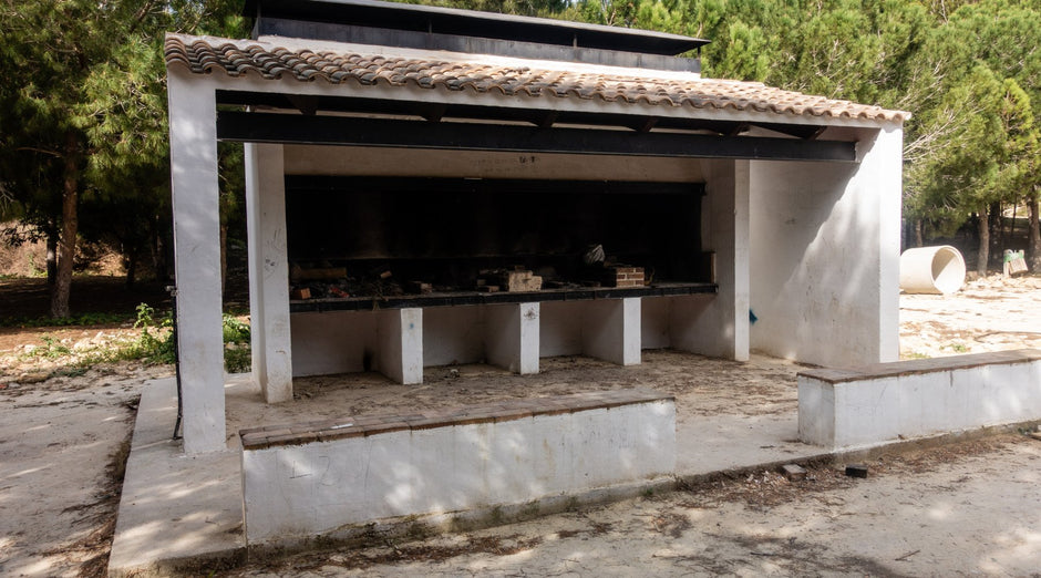 How to Paint Barbeque Areas: Insulating and Durable Paint - PaintOutlet.co.uk