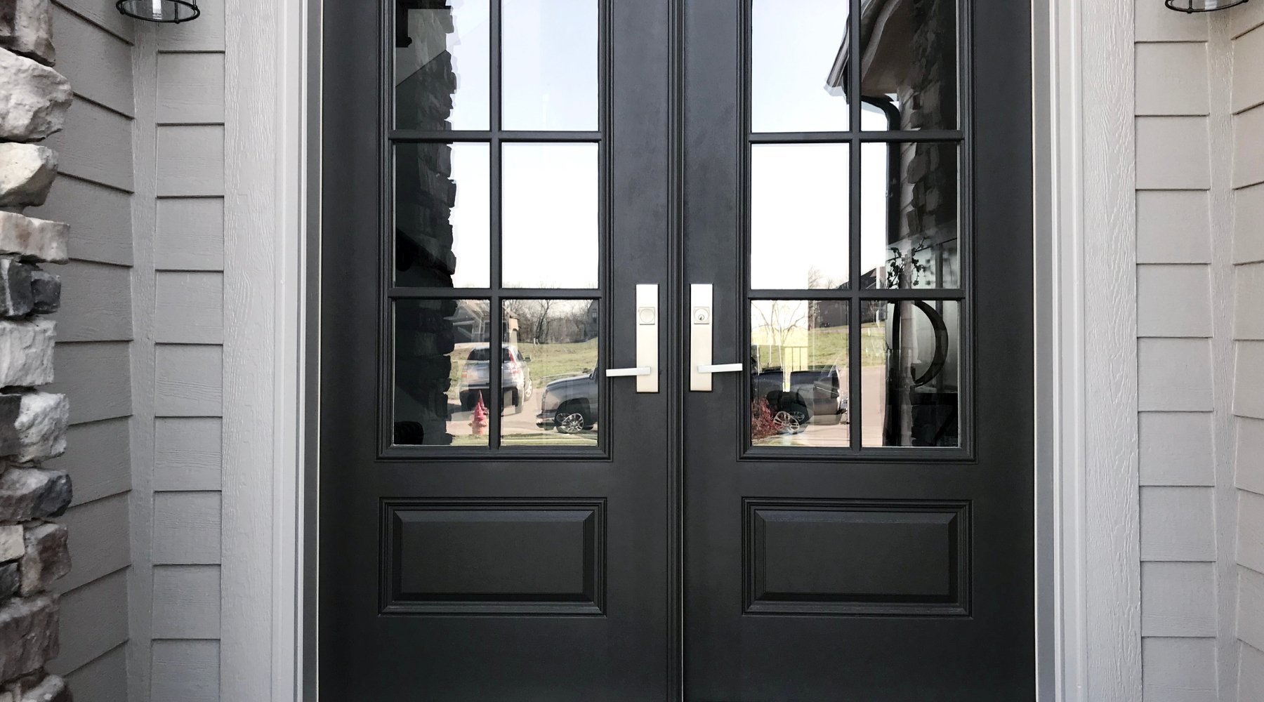 How to Paint Interior Doors: Smooth Finishes for Wood and Metal Doors - PaintOutlet.co.uk