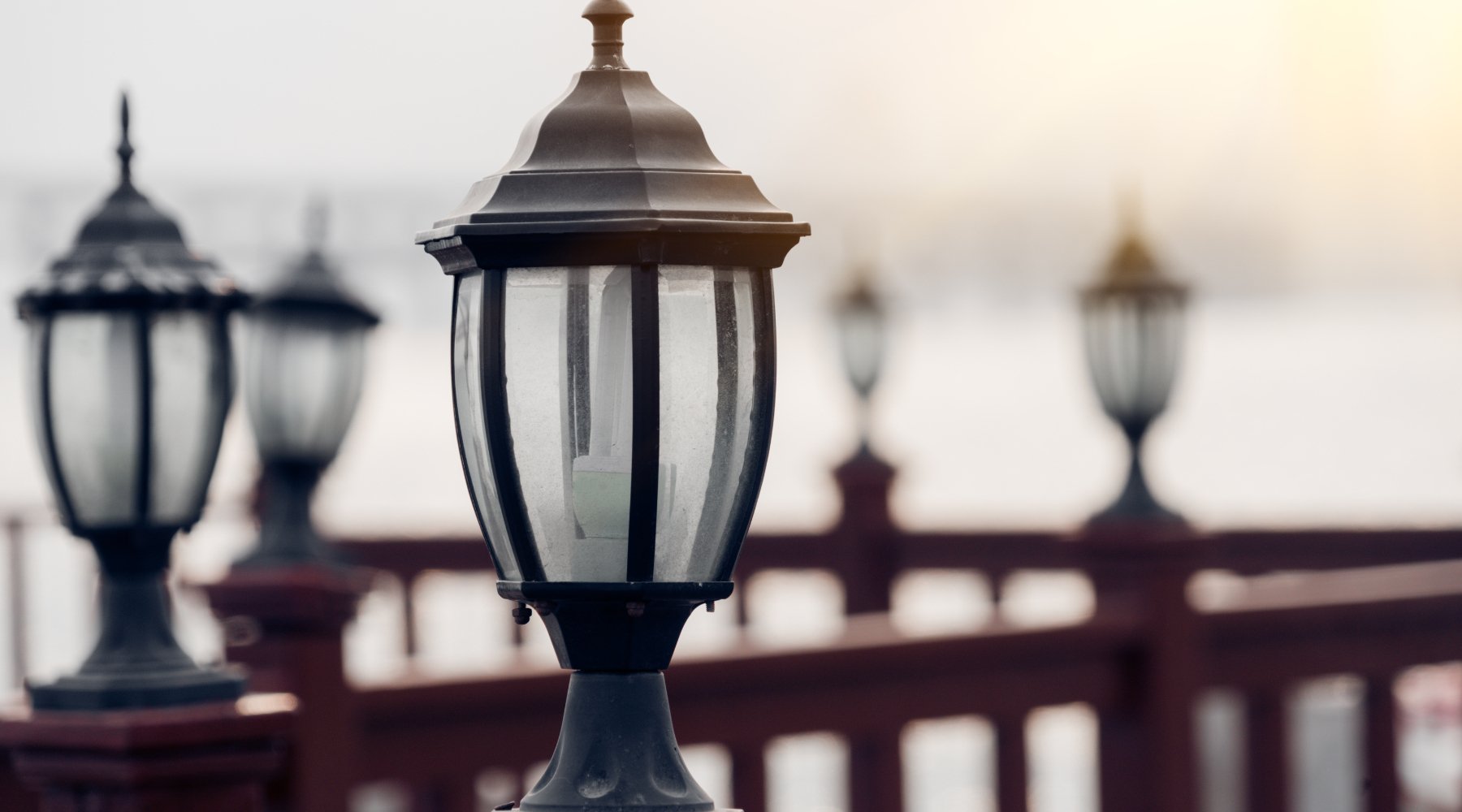 How to Paint Outdoor Light Fixtures: Rust-Resistant and Weatherproof Solutions - PaintOutlet.co.uk