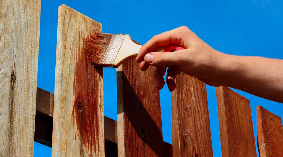 How to Paint Wooden Fences: A Guide to Durable and Weatherproof Finishes - PaintOutlet.co.uk