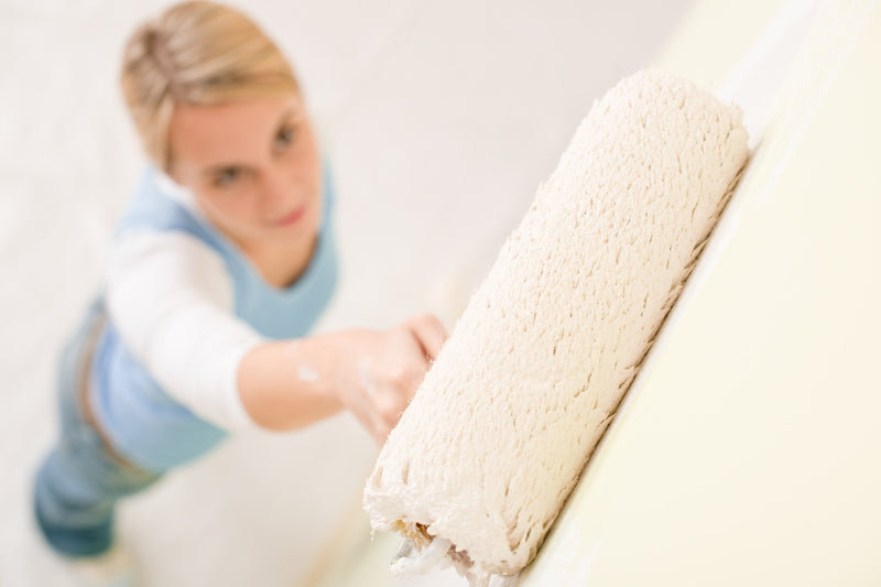 HOW TO REMOVE STAINS FROM YOUR FRESHLY PAINTED WALL - PaintOutlet.co.uk